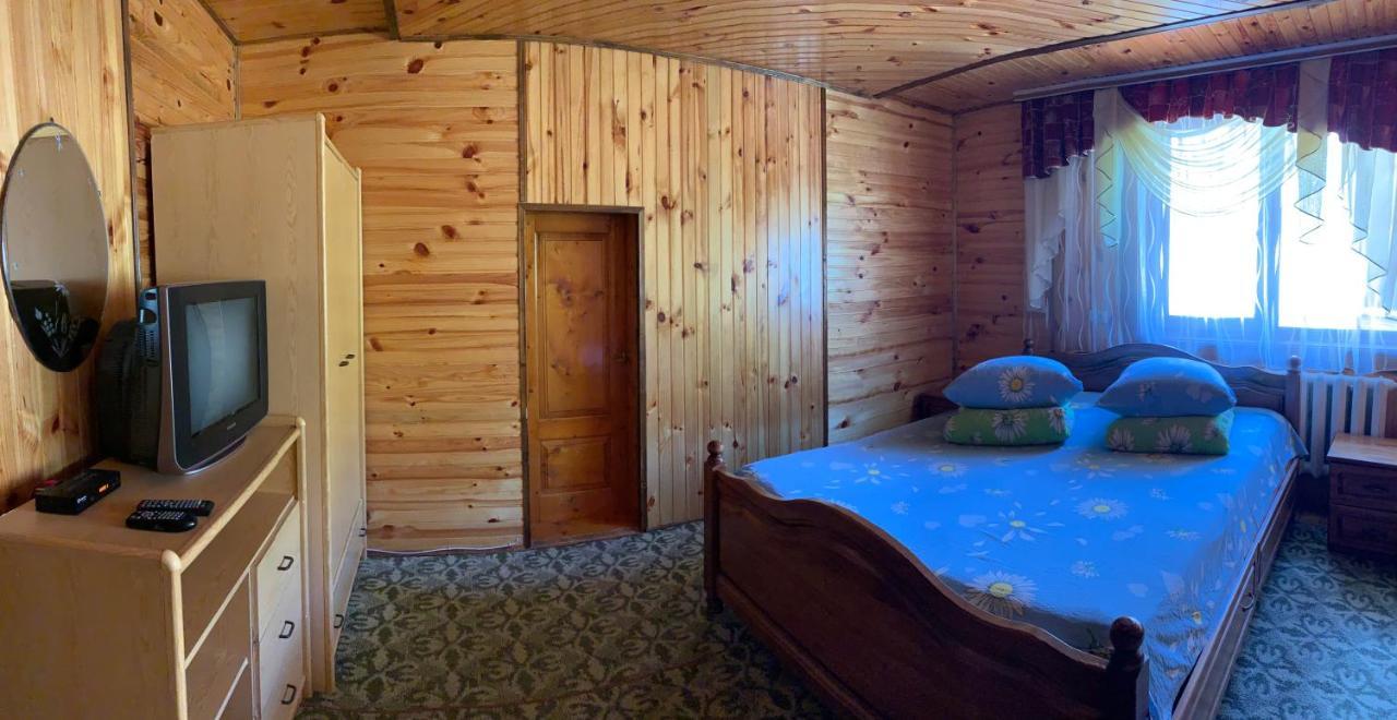 Guest House Viktoria Yaremche Exterior photo